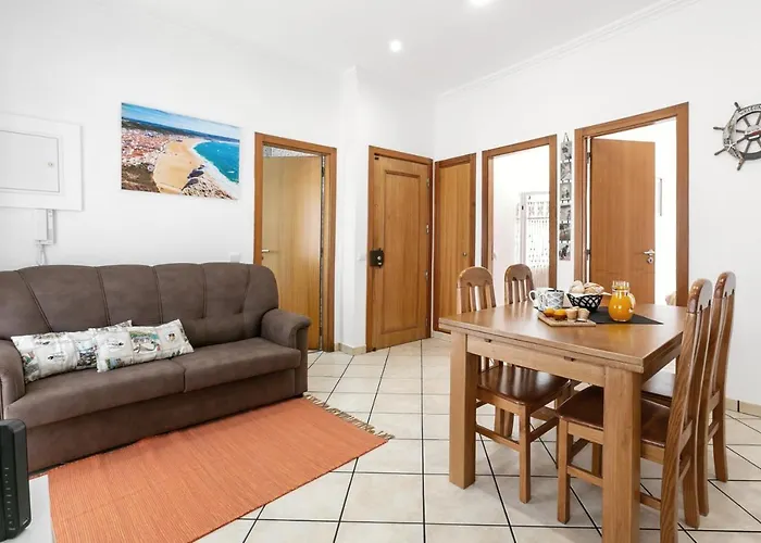 شقة Downtown Flat نازاريه